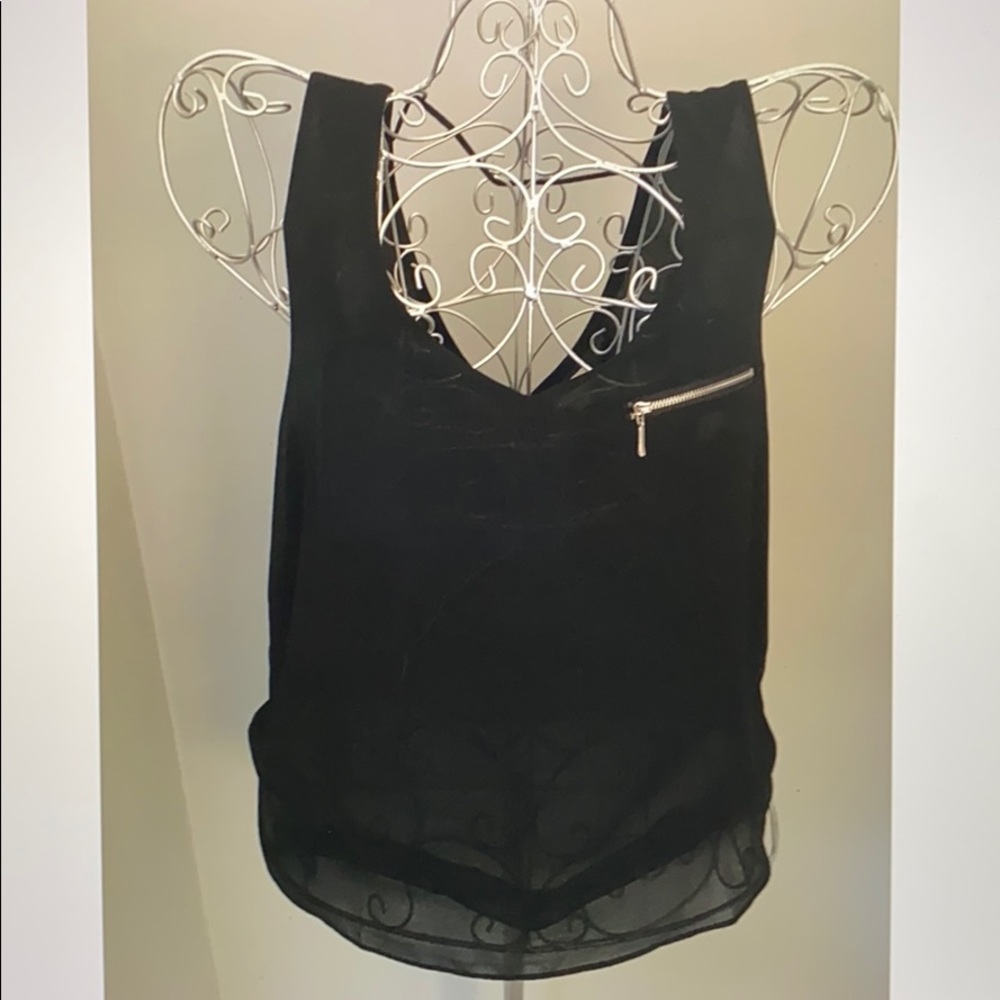 Brand new sleeveless shirt